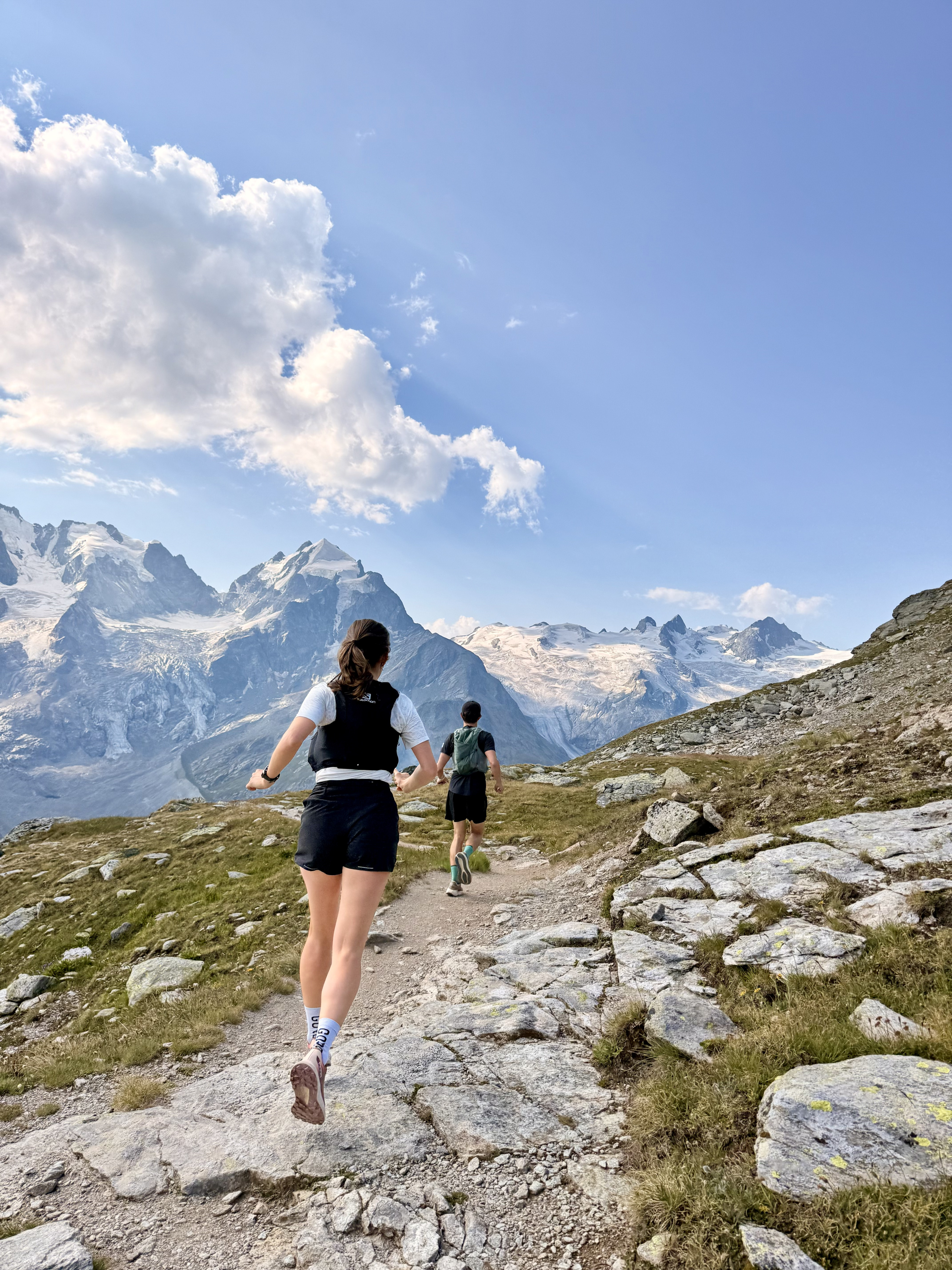 Rogue Expeditions guides on the trail